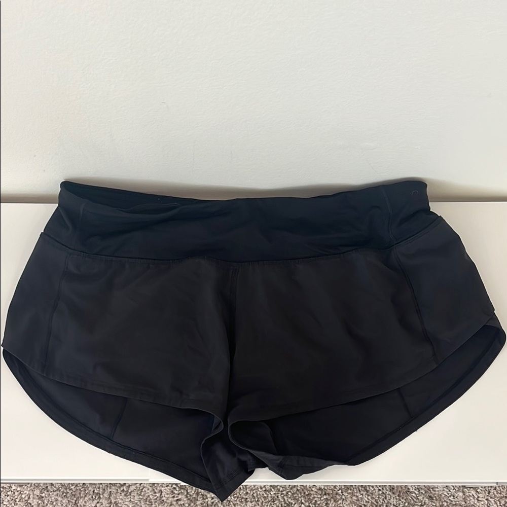 Lululemon Black Speed Up shorts 2.5”
